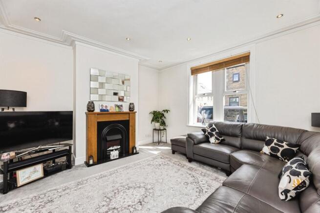 3 bed Detached for sale Image 4