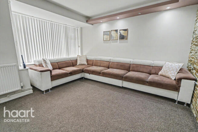 3 bed Semi-Detached for sale Image 5