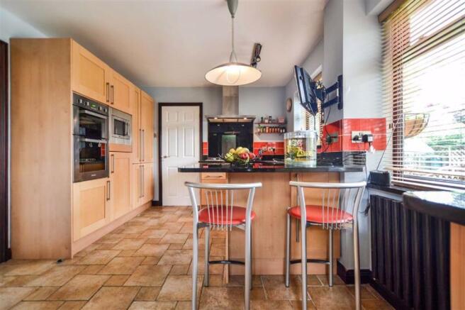 LIVING KITCHEN