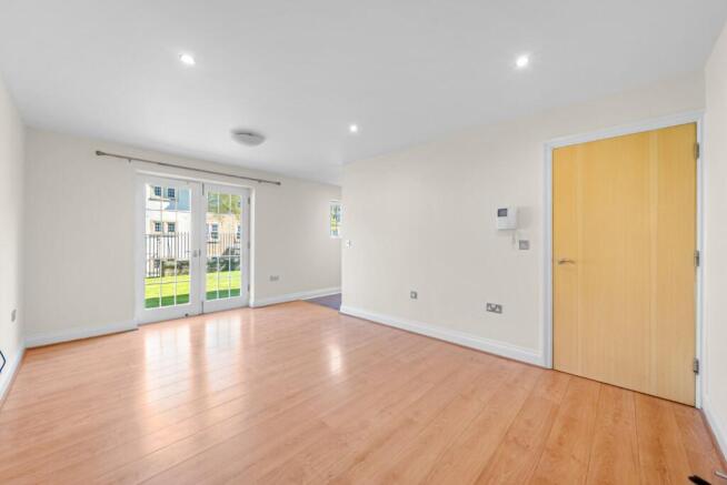 1 bed Flat for sale Image 6