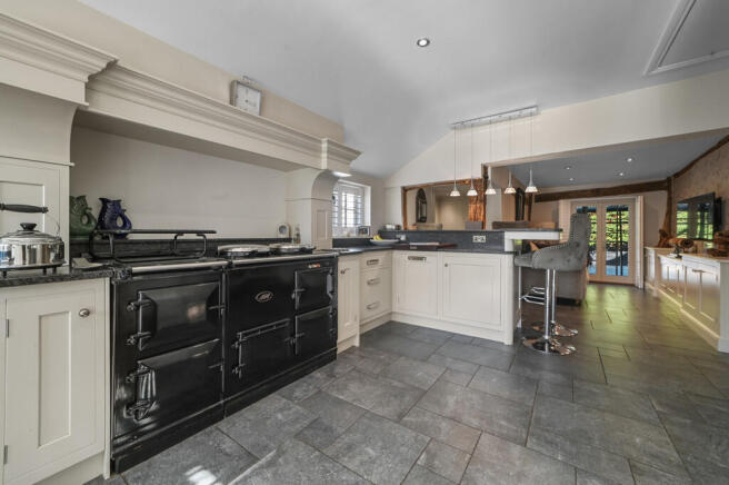 HT-FC(COL)-MoatFa...