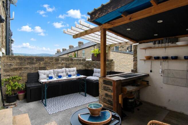 3 bed Terraced for sale Image 11
