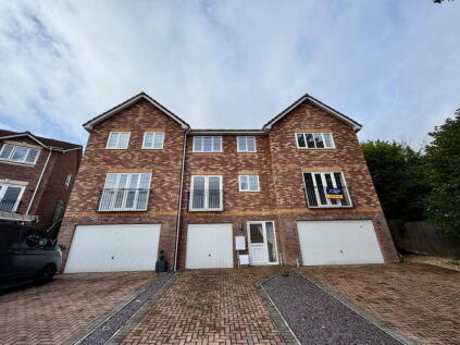 Plynlimon Avenue, Newport, Crumlin, NP11 3GR