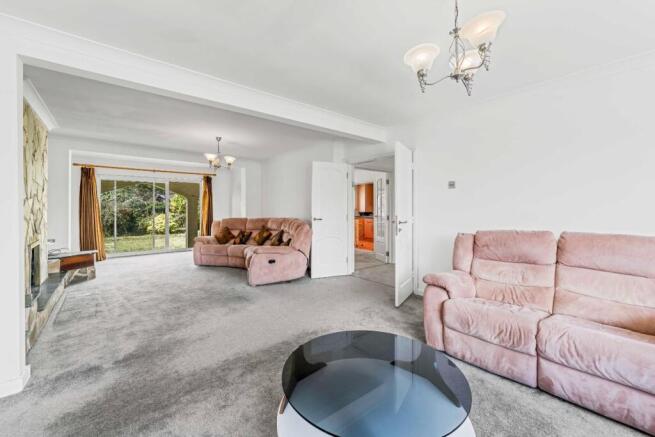 74 Kingsway, Staines-upon-Thames, TW19 7QE-46.jpg
