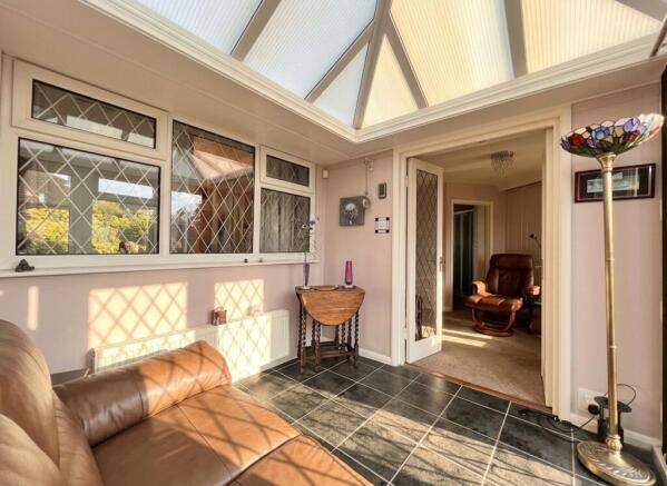 2 bed Semi-Detached Bungalow for sale Image 9