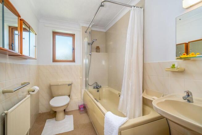 1440px1 Oaklands-...