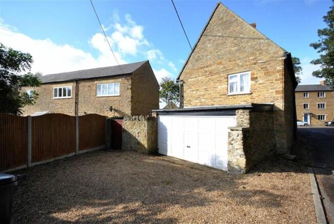 DOUBLE GARAGE