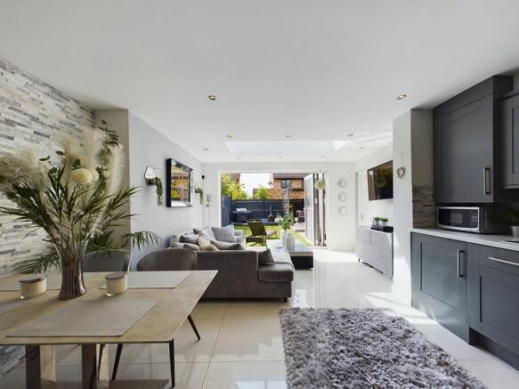 KITCHEN/DINING/FAMILY ROOM
