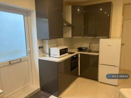 2, North Crescent, Finchley, London N3 3LL