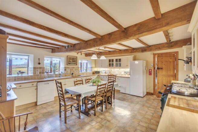 Farmhouse Style Kitchen