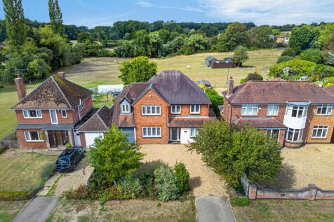 New Road, Geddington, Kettering, NN14