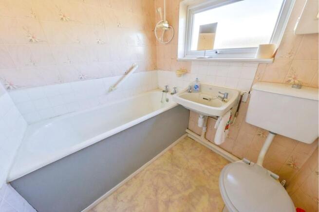 Family Bathroom 