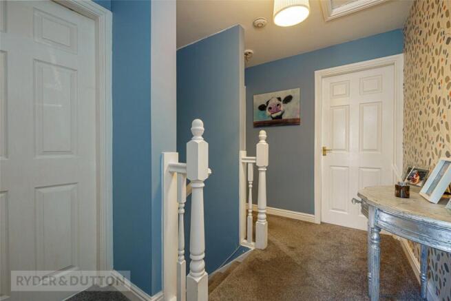 4 bed Semi-Detached for sale Image 10