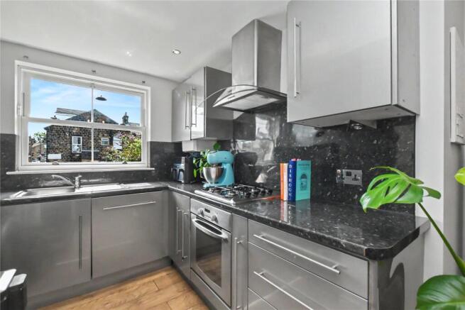 2 bed Apartment for sale Image 8