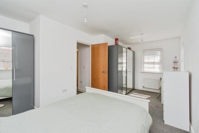 2 bed Terraced for sale Image 5