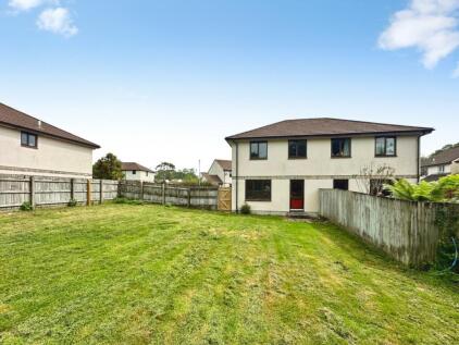 Helston, Family home with large garden