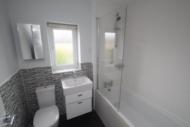 3 bed Semi-Detached to rent Image 12