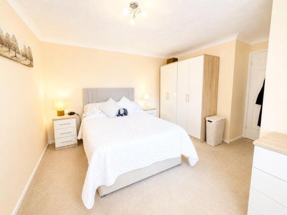 3 bed Bungalow for sale Image 12