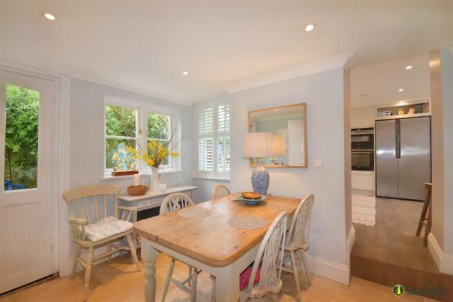 Dining to Kitchen