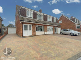 8, Lavender Close, Colchester CO5 0BG