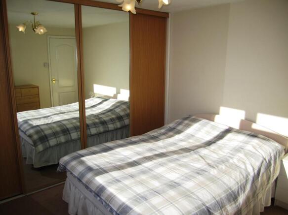 DOUBLE BEDROOM 1