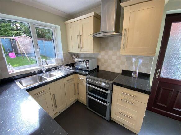 Kitchen 2.jpg