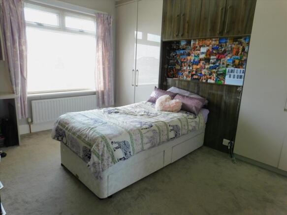 BEDROOM 2