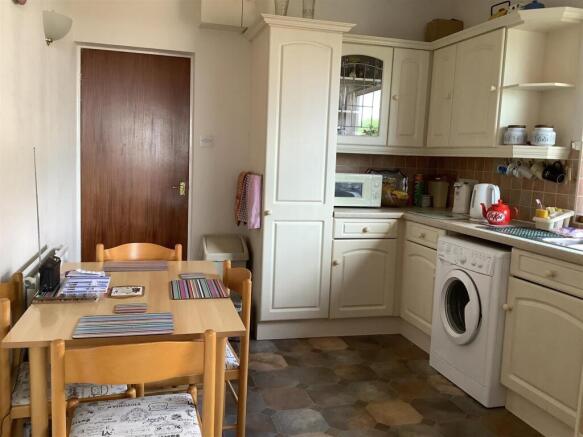 2 bed Terraced Bungalow for sale Image 9