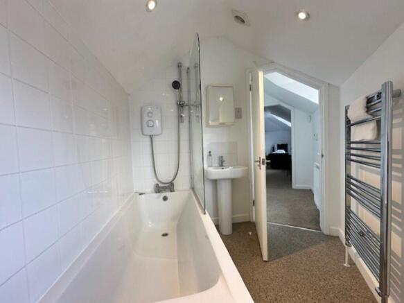2 bed Detached to rent Image 5