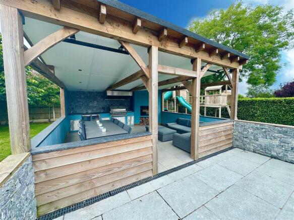 covered entertaining space