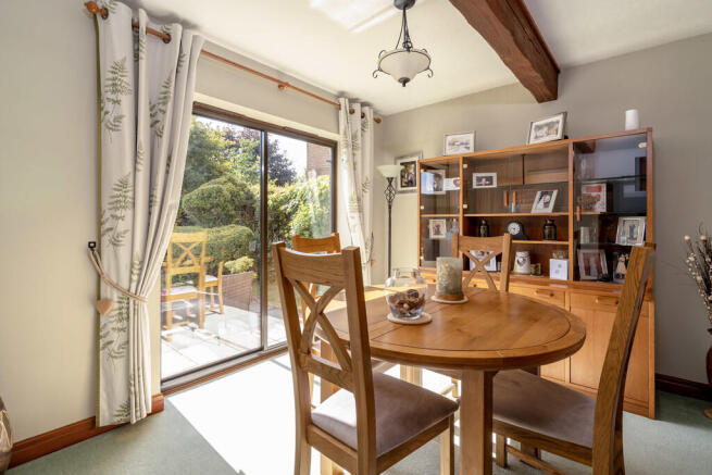 4 bed Detached for sale Image 7