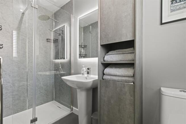 En-Suite Bedroom 1