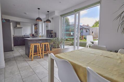 Versatile 5 Bedroom Home in Countess Wear