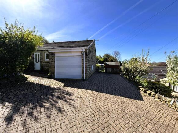 3 bed Detached Bungalow for sale Image 7