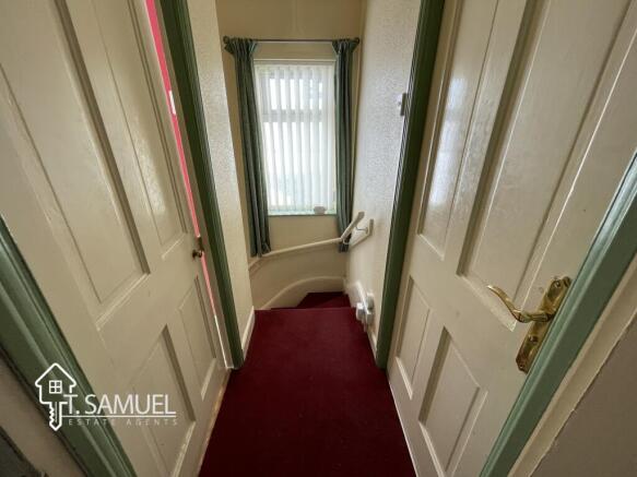 Upstairs landing A.JPG