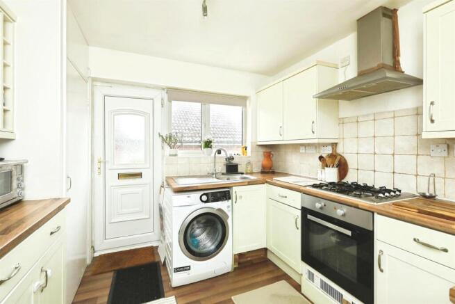2 bed Detached Bungalow for sale Image 5