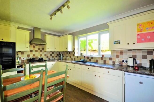 Kitchen/Breakfast Ro