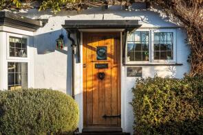 16 April Cottage, Squirrels Way, Epsom KT18 7AQ