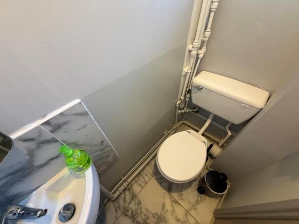 Cloakroom/wc