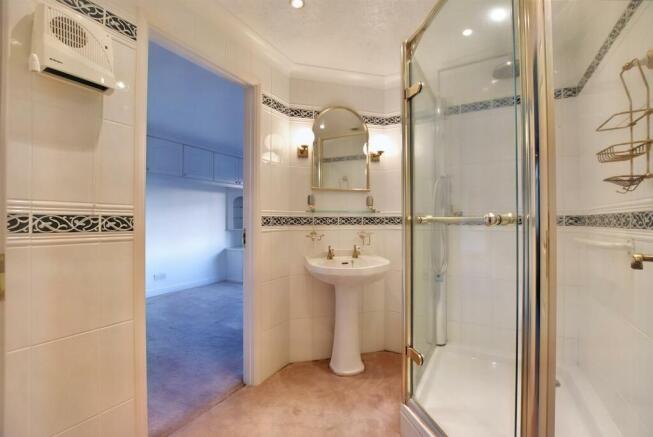 # En-Suite.jpg