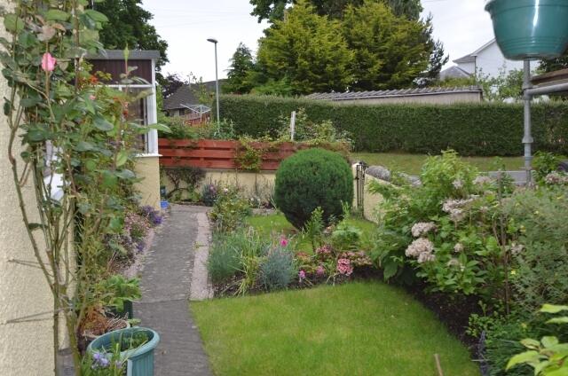 FRONT GARDEN