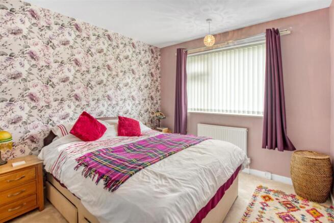3 bed Detached Bungalow for sale Image 8