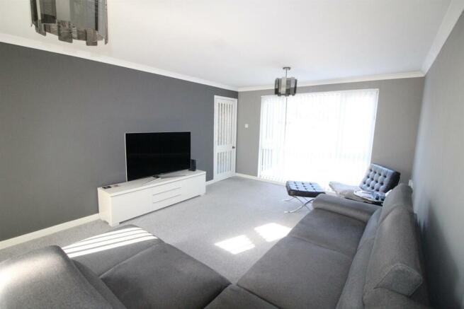 9 Bolam Gr-Lounge2.JPG