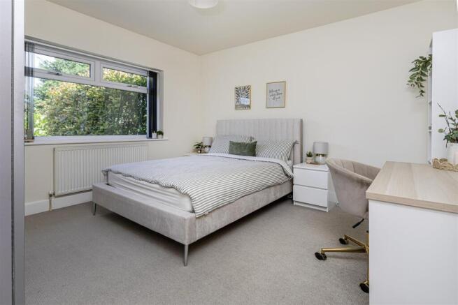 2 bed Semi-Detached Bungalow for sale Image 10