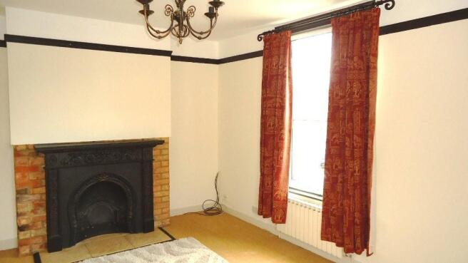 Bedroom 2 / Loung...