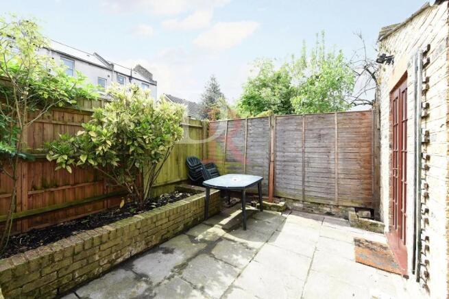 PRIVATE PATIO GARDEN
