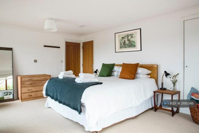 Main Super King Bedroom Middle Floor