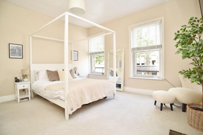 4 bed Terraced for sale Image 7