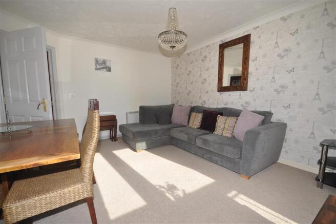 Lounge/ Dining Area