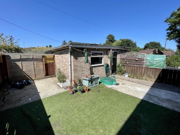 3 bed Semi-Detached for sale Image 12